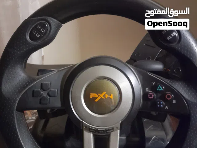 دومان يركب على البلاي ستيشن بي سي والتري والفار