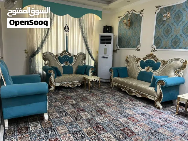 تخم قنفات ملكي 10 مقاعد لون مميز وجداً نظيف سعره 700 وبي مجال