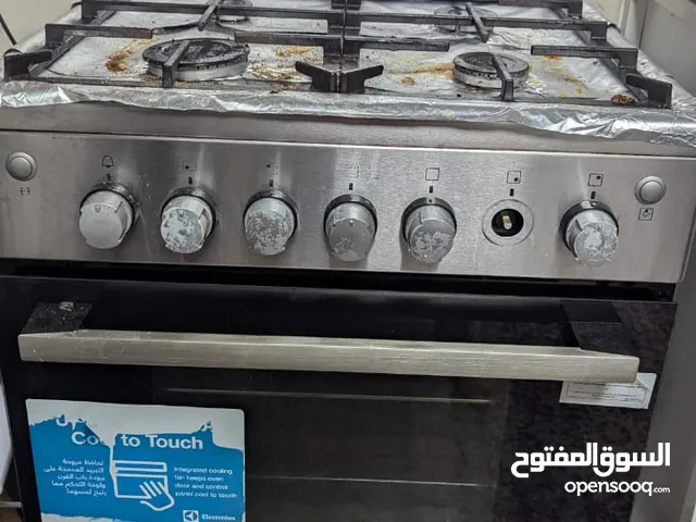 Electrolux Stove 60 x 60 4 Burners with Oven Fan