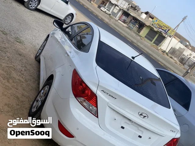 2013 هيونداي اكسنت SE