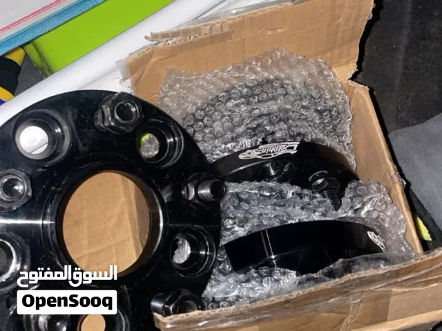 للبيع سبيسر جدد مقاس خلف 20 أمام 15