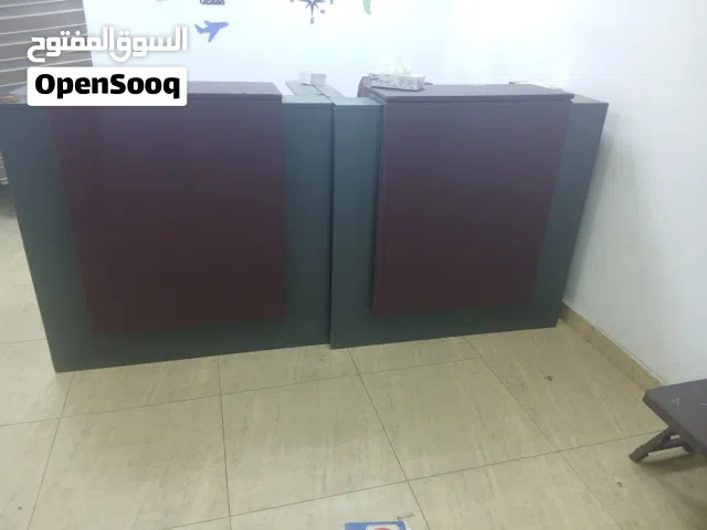 مكتب استقبال نظيف للبيع