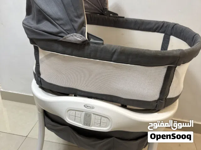 سرير طفل مناسب لمواليد لحد عمر 8 شهور