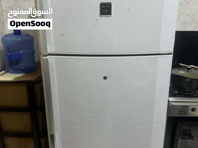 ثلاجه شارب بحاله جيده