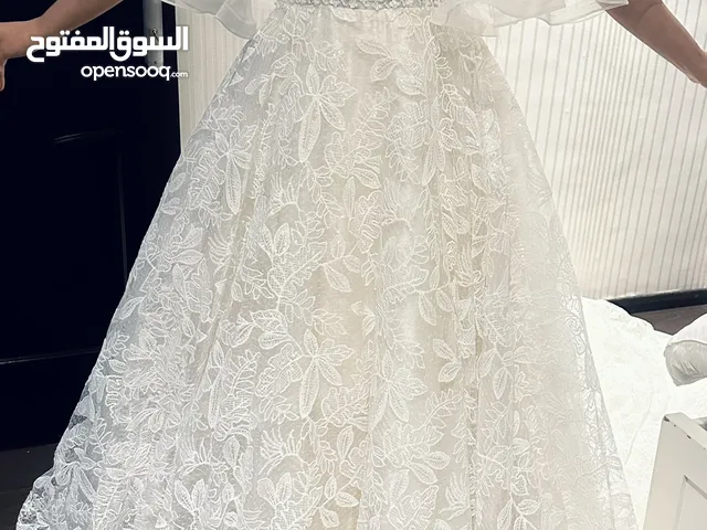 فستان عروس جميل جدا وراقي