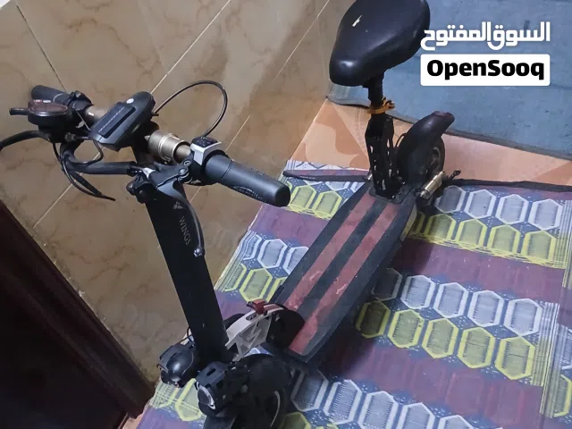 للبيع اسكوتر ممتاز وسريع