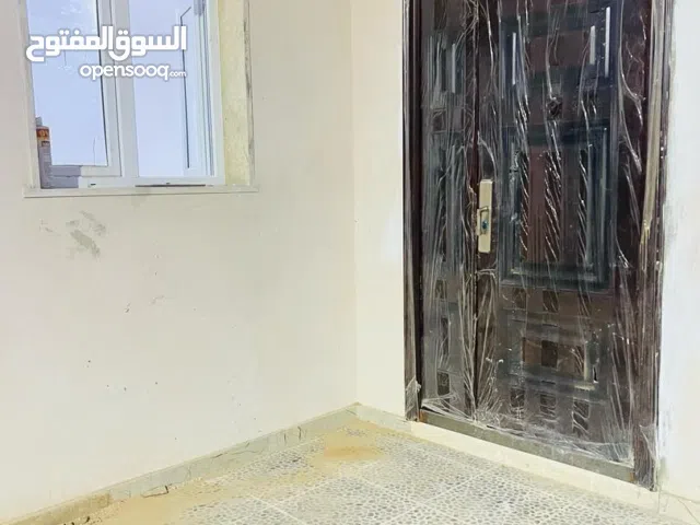 100 m2 2 Bedrooms Townhouse for Rent in Tripoli Al-Serraj