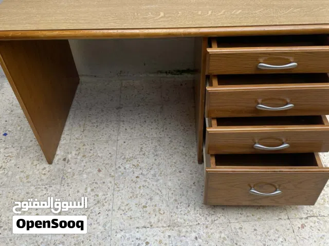 مكتب بحاله جيده