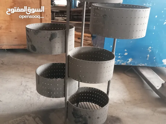 خزين مطبخ اربعه رف وخمسه رف مربع وداءرى خامه عاليه كويسه وعملى ويوجد اشكال اخرى ع حسب الطلب