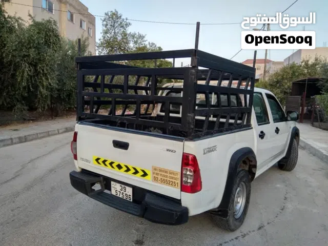 2008 ايسوزو D-ماكس Standard