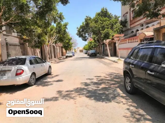 فيلا للبيع في ابوسليم قرب مصحة السندان