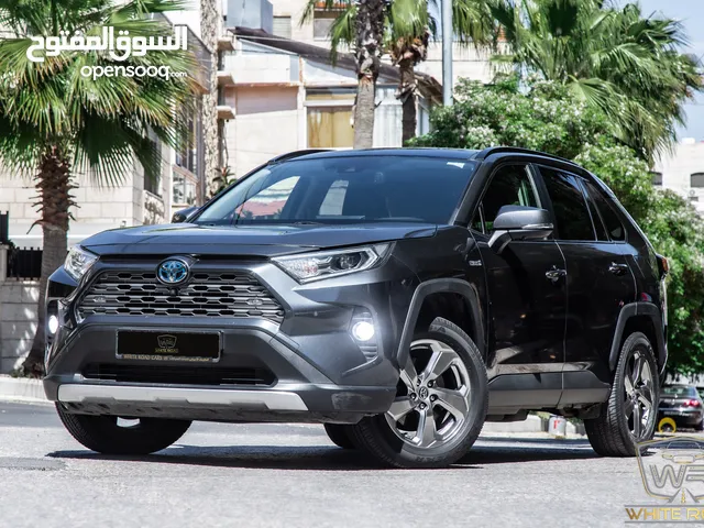 Toyota Rav4 2019 Limited السيارة بحالة ممتازة و قطعت مسافة 84,000 كيلو متر