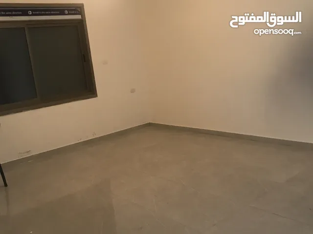 140 m2 3 Bedrooms Apartments for Sale in Ramallah and Al-Bireh Ein Musbah