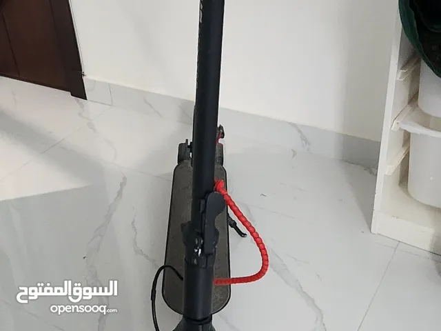 اسكوتر مستعمل من شهر 1 إلى شهر 6 فقط انا لا استخدمه كثير نادرن استخدمه التواير ضد المسامير