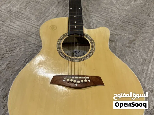 للبيع جيتار