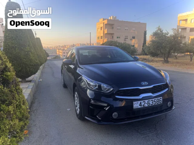 2021 كيا سيراتو Standard