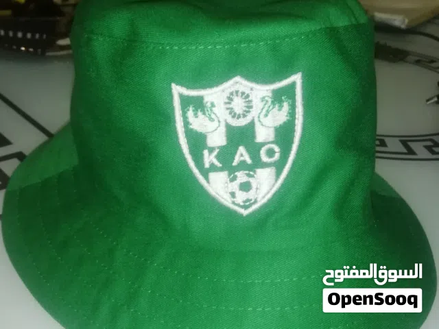 قبعات شتوية بحالة مزيانة  دافئة ومناسبة للبرد ألوان مختلفة (أخضر – رمادي – أسود) تصاميم رياضية وشب