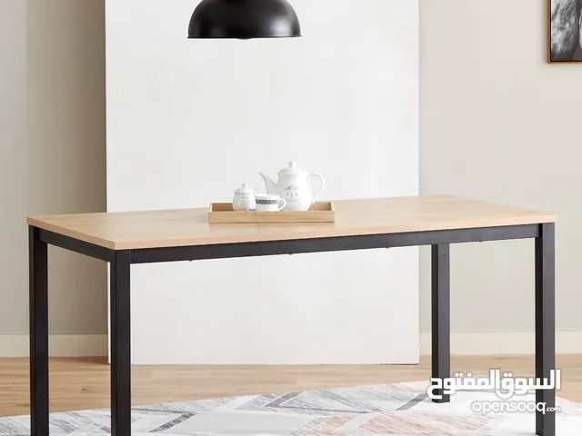 طاوله طعام او طالوله اجتماعات