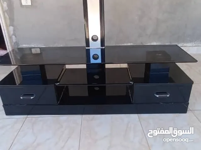 طاولة تلفزيون وطاولة عادية نظيفات جدا