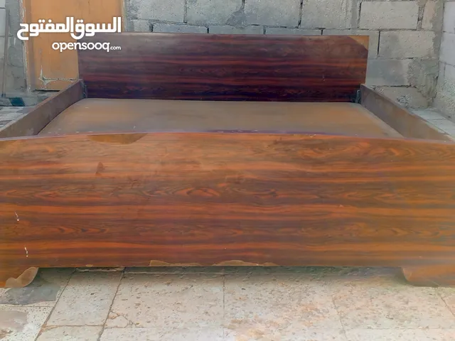 تخت مجوز للبيع