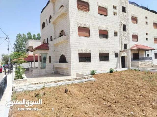 عمارة مع قطعة ارض مفروزة مساحة 1650 متر قطعة الارض قوشان منفصل 750 متر ب ارقى مناطق ابوعلندا