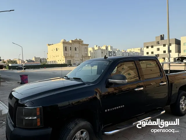 Used Chevrolet Silverado in Mubarak Al-Kabeer