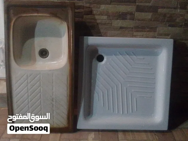 مرحاض دوش ارضي. استعمال مدة بسيطة