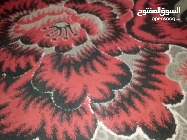 سجاد مستخدم بسيط جدا بحالة ممتازة للبيع