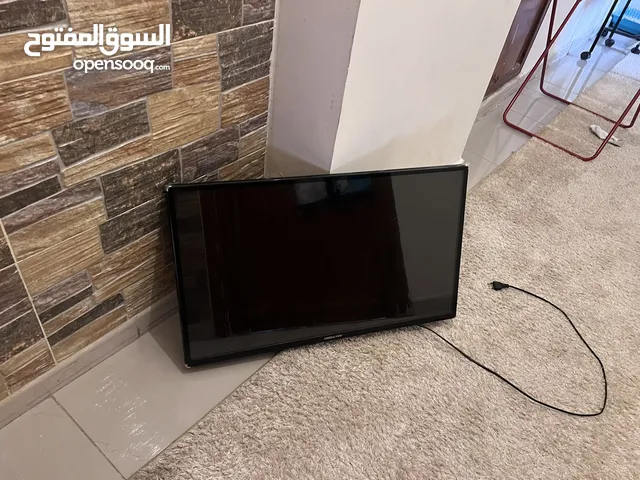 شاشه نوعها GENERAL VIEW وحجمها 32 إنش بحاله الوكاله