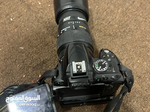 كامره نيكون 5100 للبيع كامل ملحقات مكاني بصره سعر 450 وبيها مجال شوف الوصف