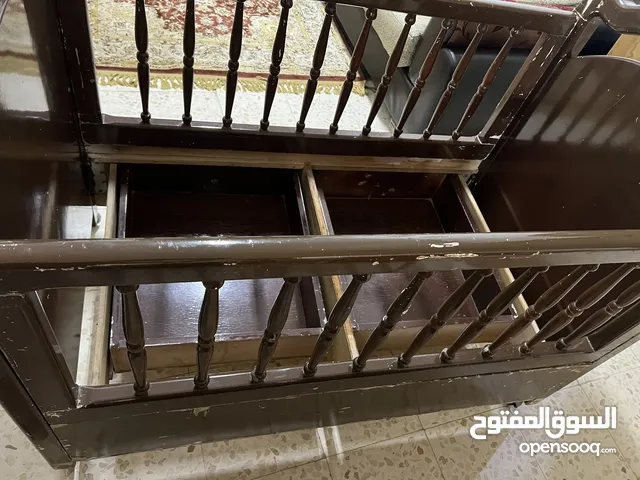 تخت اطفال للبيع خشب