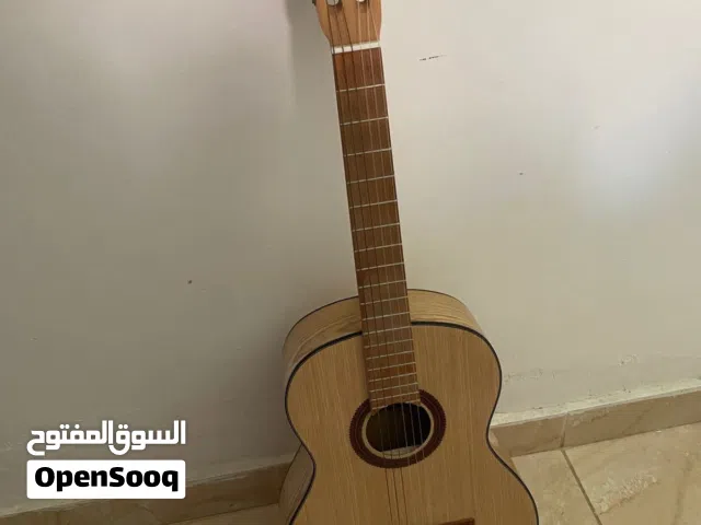 كيتار ماتابورو مع ثلاث ستاندات ستاند قدم وستاند كيتار وستاند نوتات