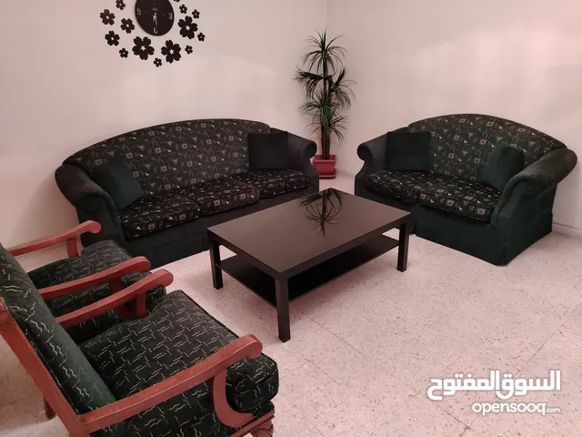 طقم كنب ضيوف 7 مقاعد مع طاولة وسط خسب سويد 4سم منهم مفردتين خشب زان مع طاوله وسط