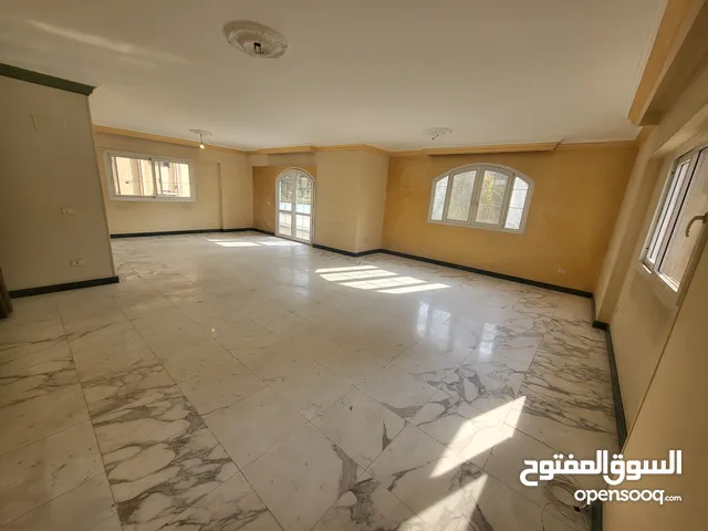 260 m2 3 Bedrooms Apartments for Rent in Cairo Maadi