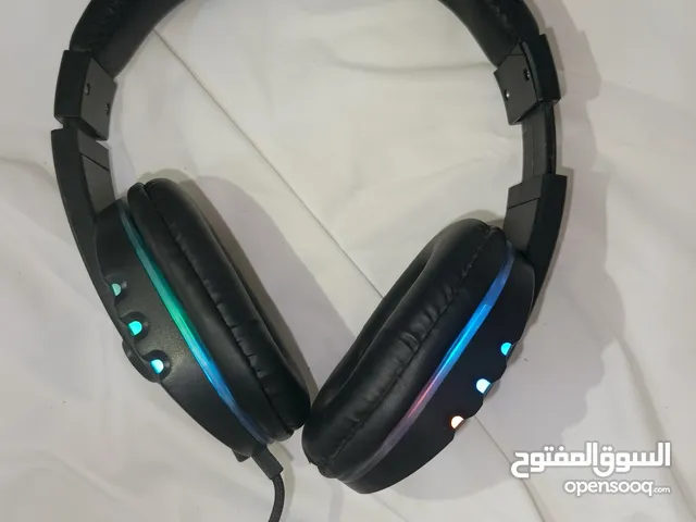 سماعات رأس RGB بإضاءة ملونة ساحرة وصوت نقي وواضح – أفضل تجربة صوتية وتصميم عصري بسعر لا يُقاوم!