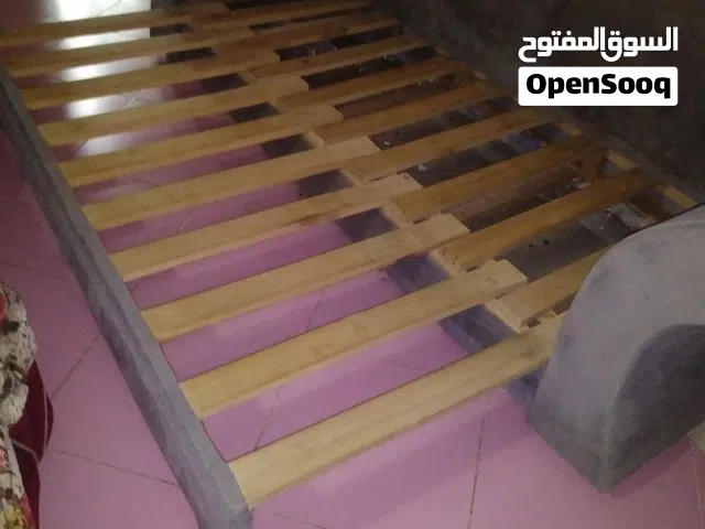 كنبه بتتفرد سرير