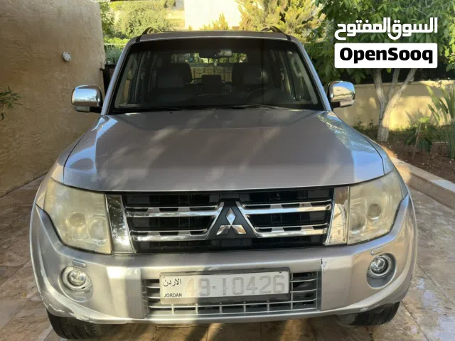 2014 ميتسوبيشي باجيرو GLS