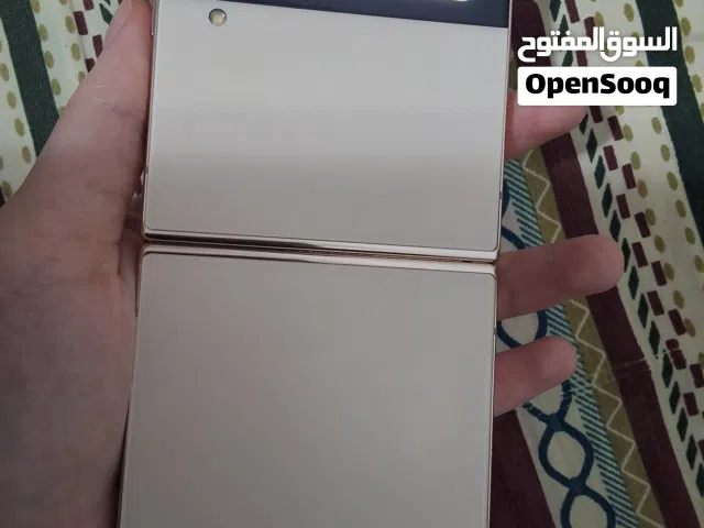 هاتف سامسونج z 4 filp