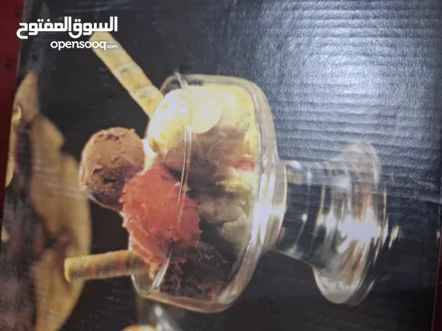 صحون وكلاصات وستكاين وكاسات وصواني تقديم