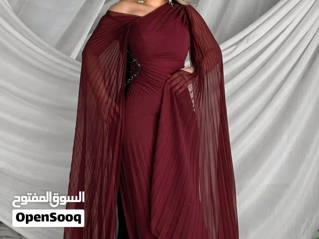 فستان ماروني