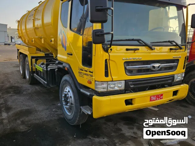 خدمة شفط مياه المجاري - تنظيف خزانات الصرف الصحي - خدمة صهريج مياه الصرف الصحي Sewage Water Tanker