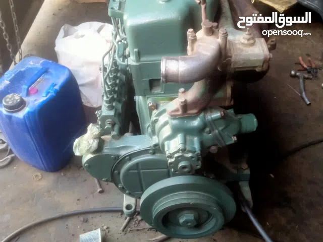 محرك وكمبيو مرسيدس 7طن...محرك كيف مخدوم 0.25..تحت ومن فوق استندر..مكانه طرابلس الكريمية..