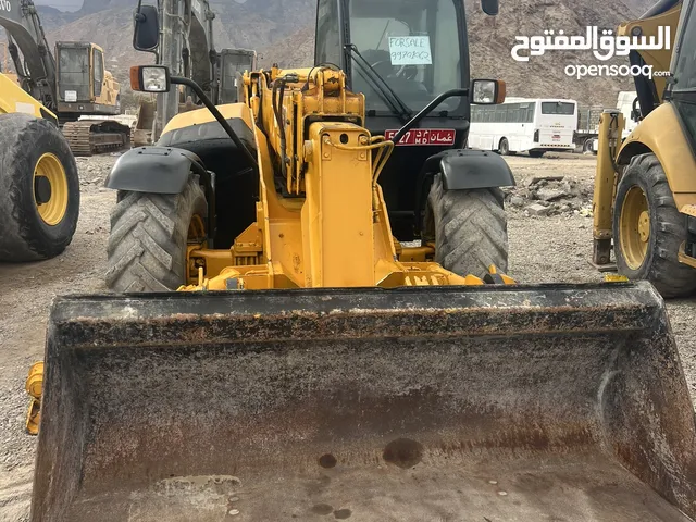 بيع سيارة من نوع جي سي بي بوم لودر موديل 2007
