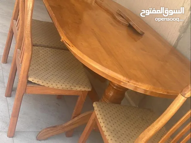 طاولة اكل بالكراسي