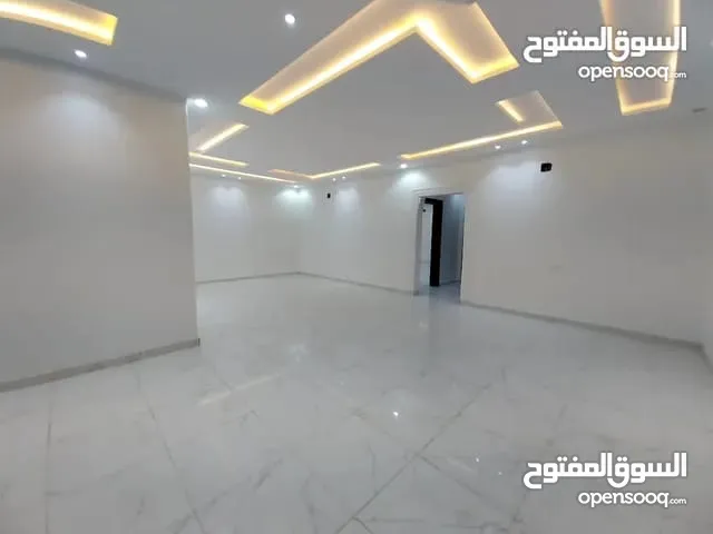 600 m2 More than 6 bedrooms Villa for Rent in Al Ahmadi Wafra residential