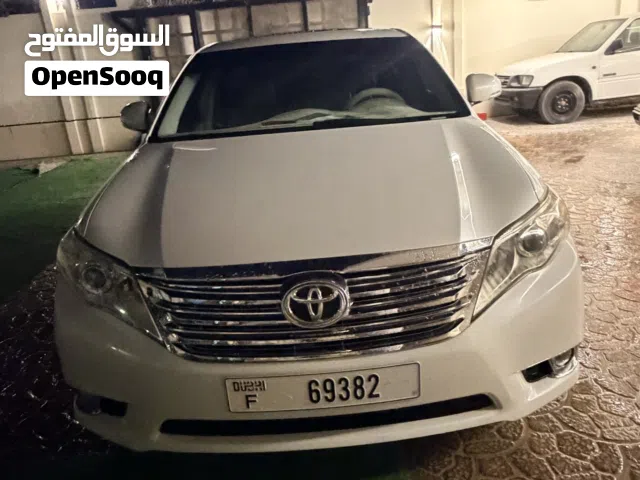 2012 تويوتا افالون Limited