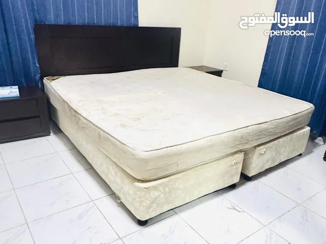 سرير ومرتبة حجم سوبر كينج + 3 خزانات