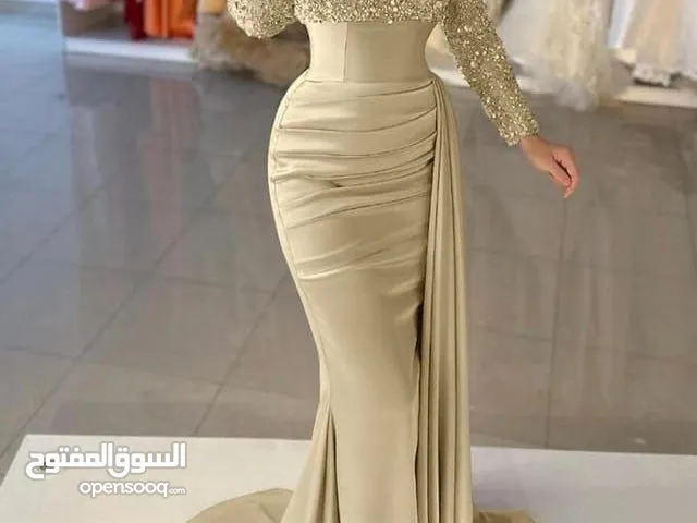 فساتين للبيع اونلاين