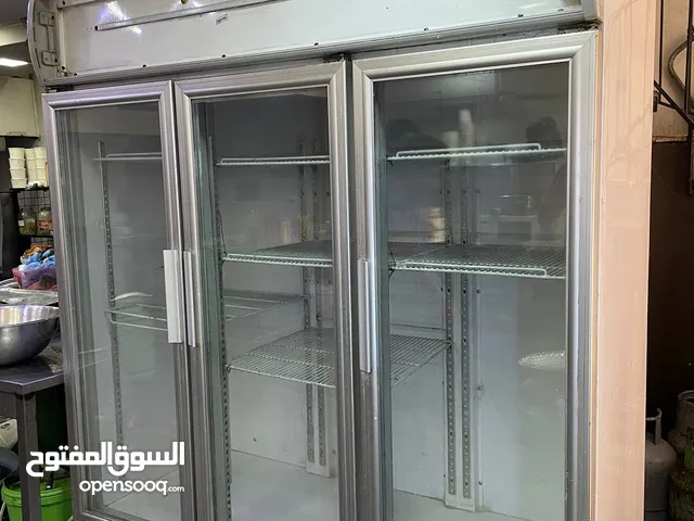 ثلاجة 3 ابواب بحالة ممتازة