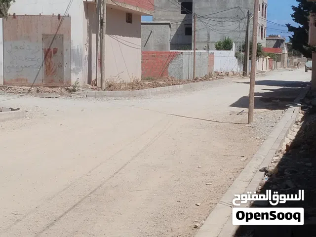 2ڨراجات للكراء الي يحب واحد والا الي يحب يحلهم في بعضهم هما واحد فيه 150متر والثاني 250متر